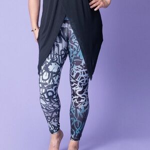 Niyama sol solbox scribbles barefoot leggings, size XS